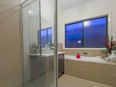 27 Basinview Drive, Tarneit