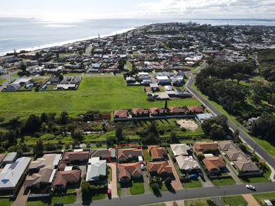 2 / 18 Seashore Mews, South Bunbury