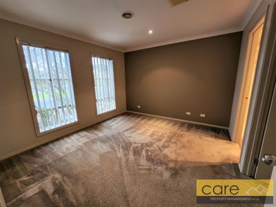 8 Sigvard Boulevard, Hallam