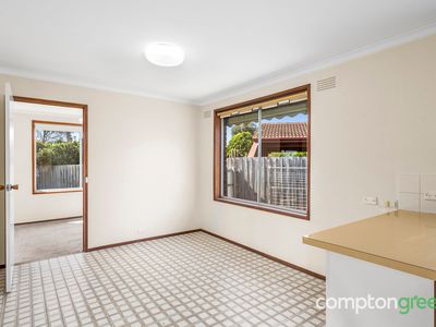 39 Melva Crescent, Whittington