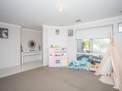 62 Salwood Loop, Banksia Grove
