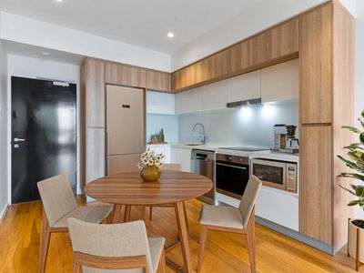 802 / 9 Tully Road, East Perth