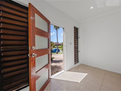 8 Allamanda Crescent, Annandale