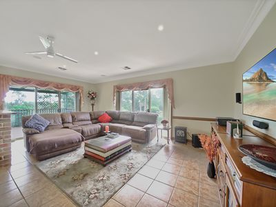 20 Toby Place, Razorback