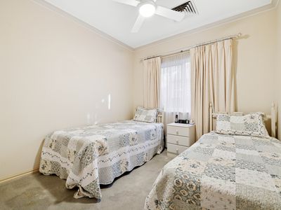 16 Amber Woods Drive, Glenside