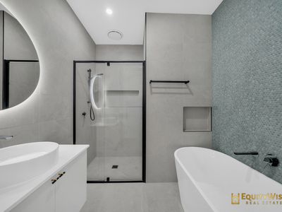 11 Pursuit Street, Mambourin