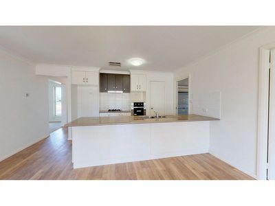 22 Dalbeattie Crescent, Dubbo