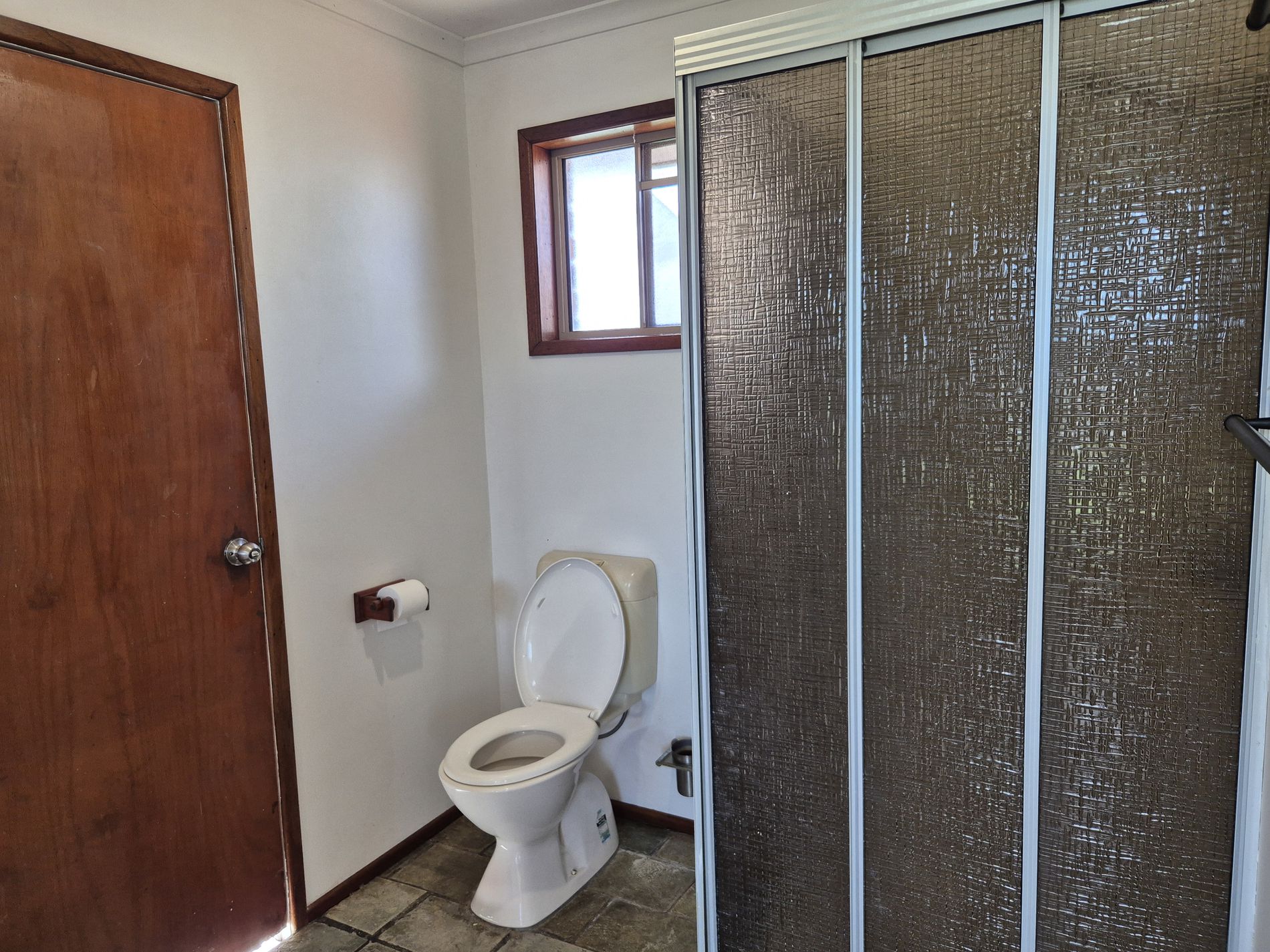 14 Schapers Road, Glenella