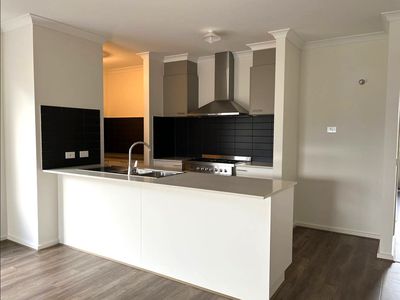 98 Opal Drive, Leopold