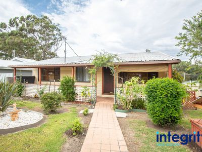 24 Audrey Avenue, Basin View