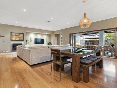 27 Wright Cres, Bayswater
