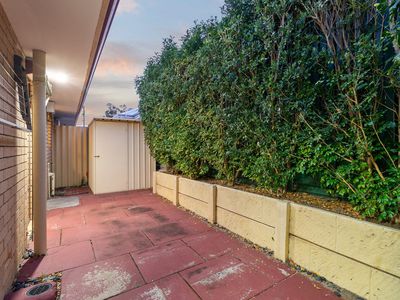 2/215 Royal Street, Yokine