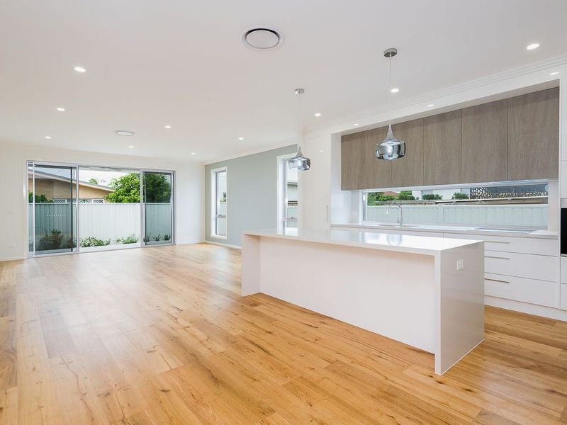 1 / 19 Oleander Avenue, Biggera Waters