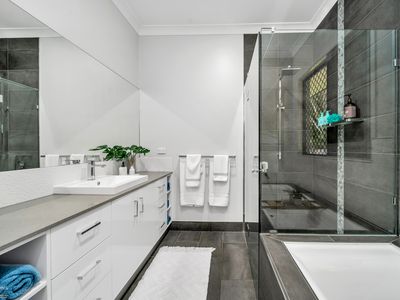 26-28 Burn Close, Gordonvale