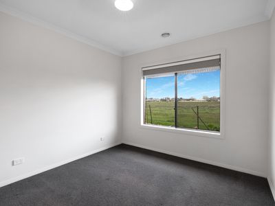 17 Kingfisher Drive, Wangaratta