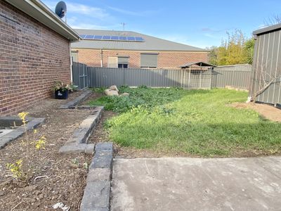 12 Maculata Place, Manor Lakes