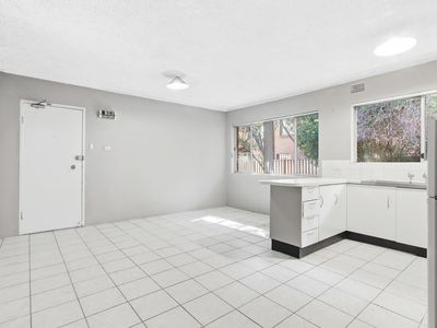 4 / 20 Bringelly Road , Kingswood