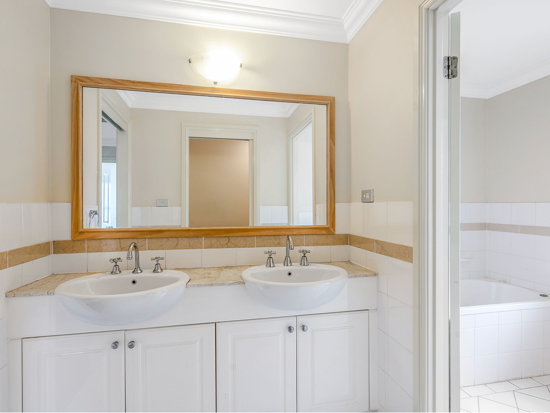 6 Tuscan Way, Glenwood
