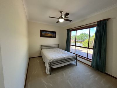 2 Barracks Close, Dubbo
