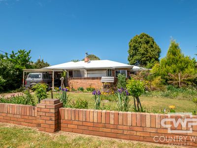 8 Lackey Street, Guyra