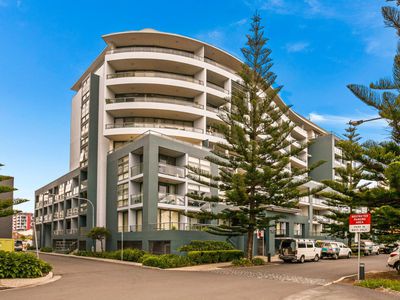 15 / 12 Bank Street, Wollongong