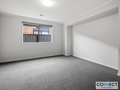 33 Burford Way, Cranbourne North