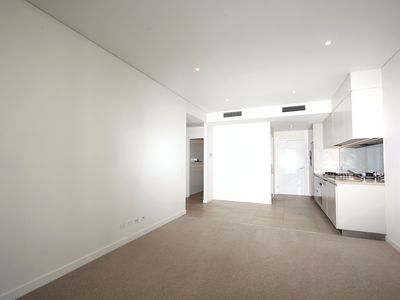 7402 / 2 Cullen Close, Forest Lodge