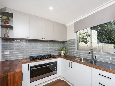 21 Sutherland Close North, Guildford