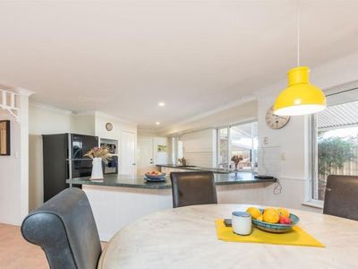 12 Cranston Loop, Kinross