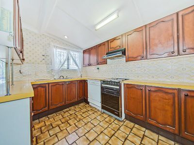15 Brockworth St, Wynnum West