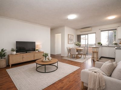 10 / 1 Waterside Crescent, Carramar