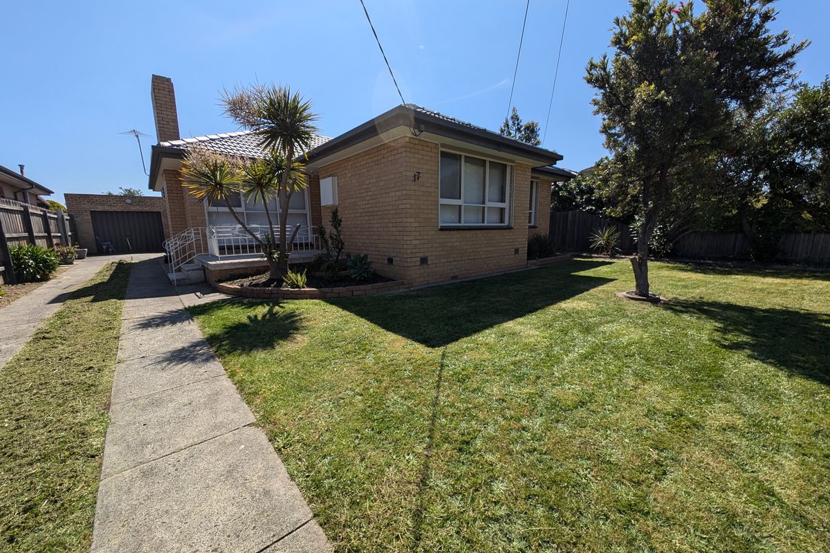 Clean and tidy three bedroom living