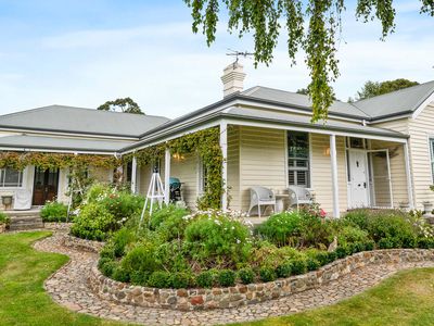 15 Woodbridge Hill Road, Woodbridge