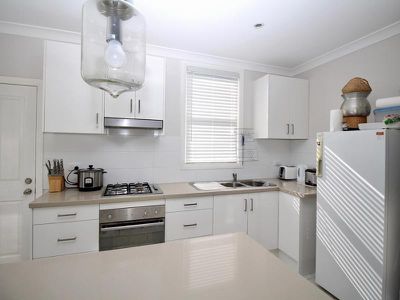 328 Rocket Street, West Bathurst