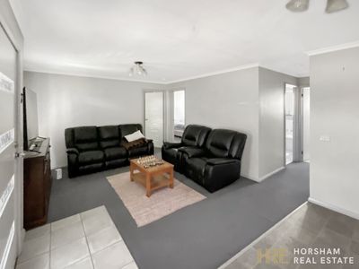 2 / 120 Bennett Road, Horsham
