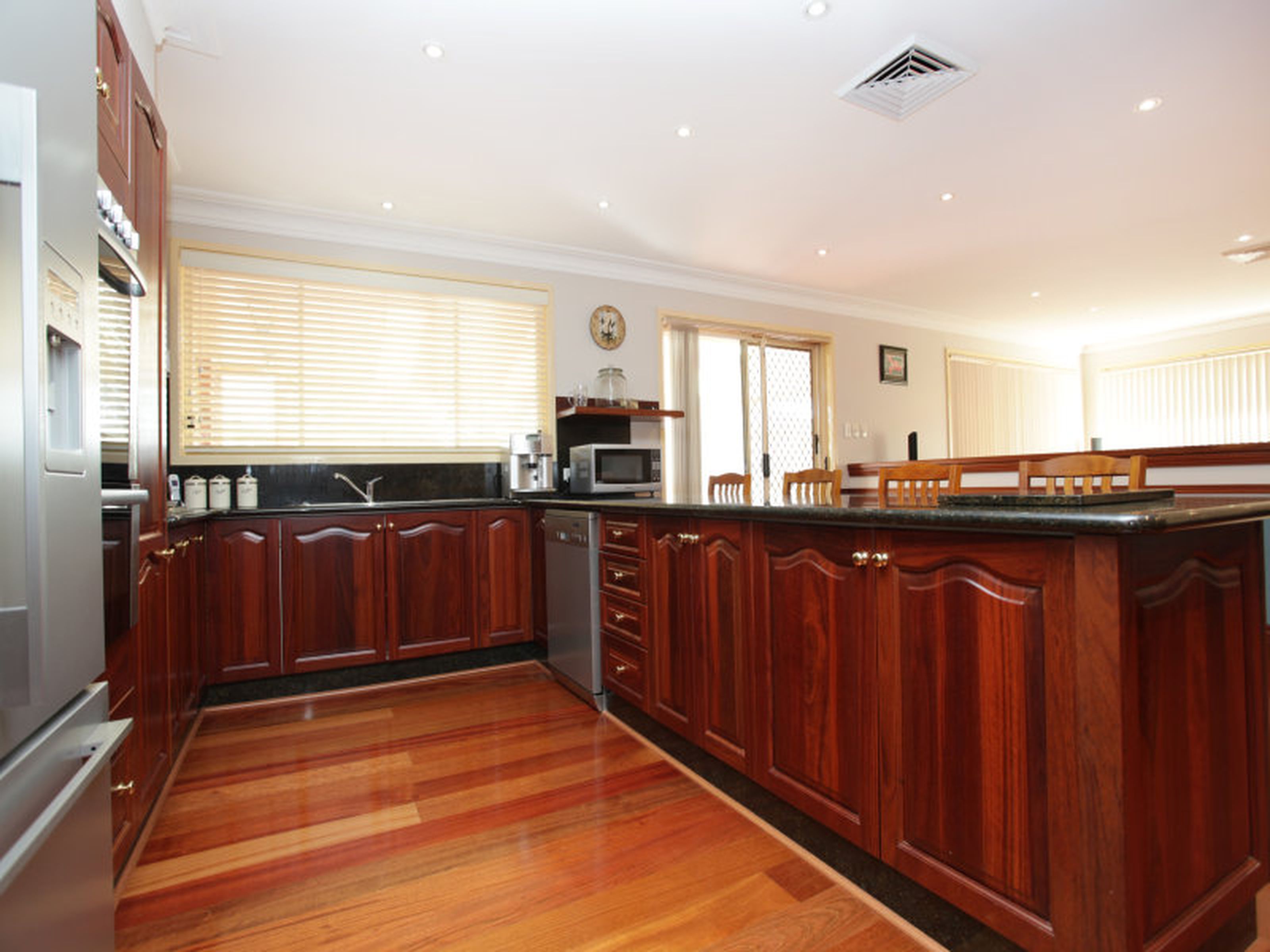 2 Esson Place, GLENMORE PARK