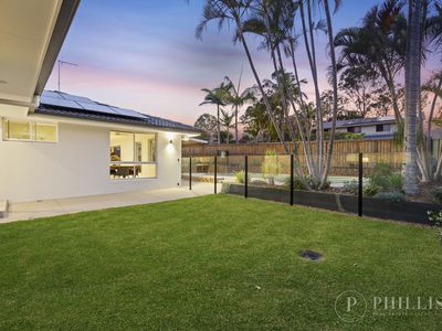 2 Heywood Place, Helensvale