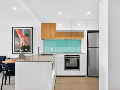 708 / 113 Commercial Road, Teneriffe