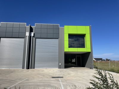 6 / 483B Dohertys Road,, Truganina