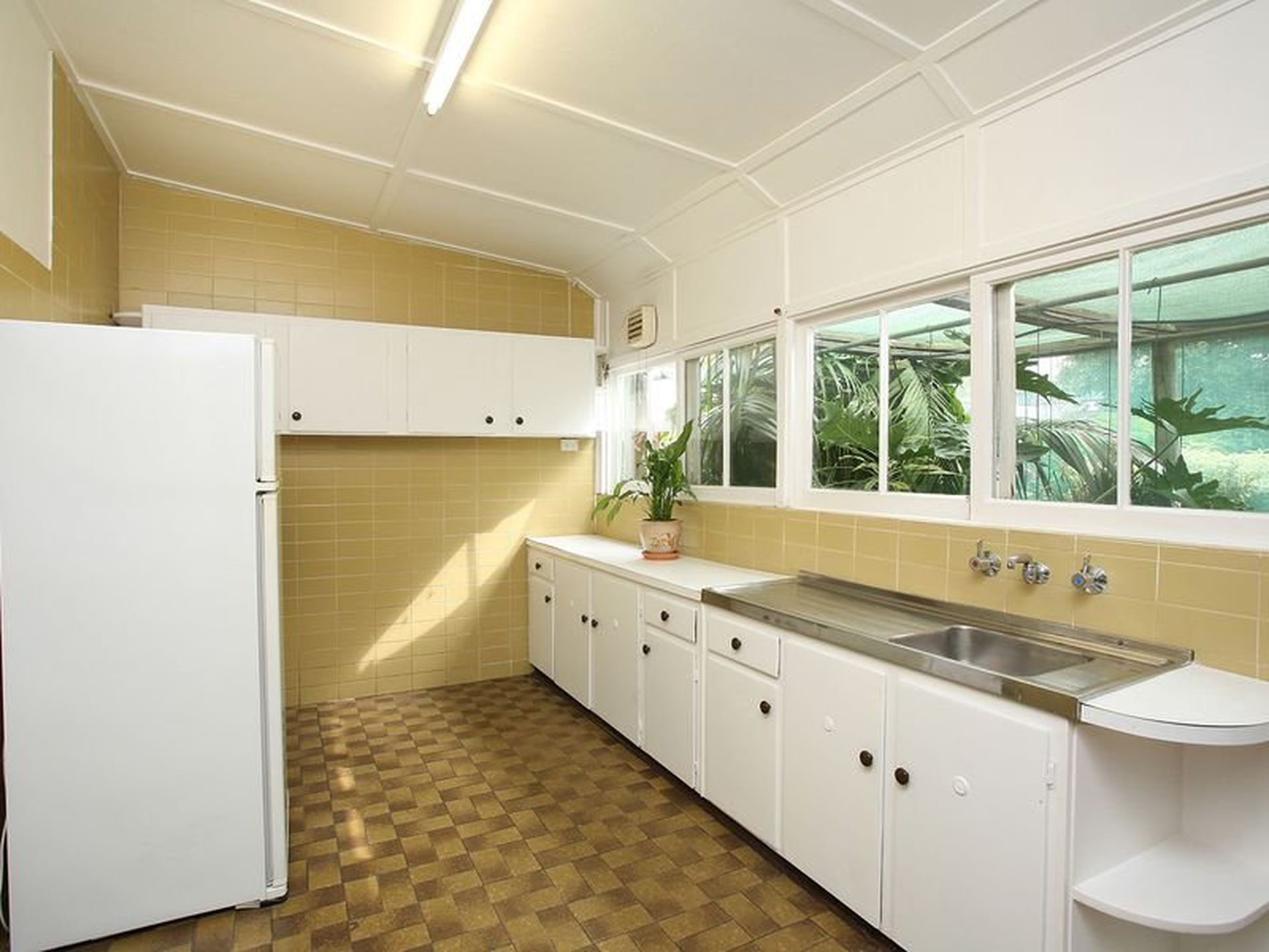 30 Hardie Street, Mascot