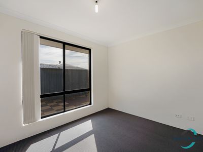 15 Newington Pass, Ellenbrook
