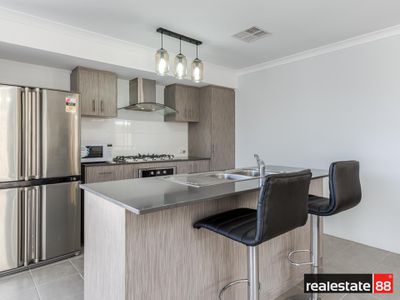 18 Packer Rise, Hammond Park