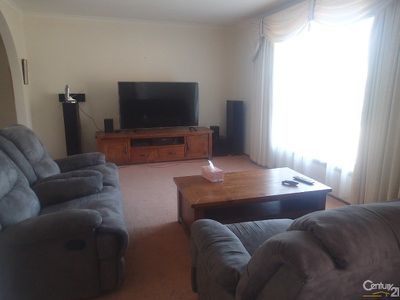 33 Warana Drive, Hampton Park
