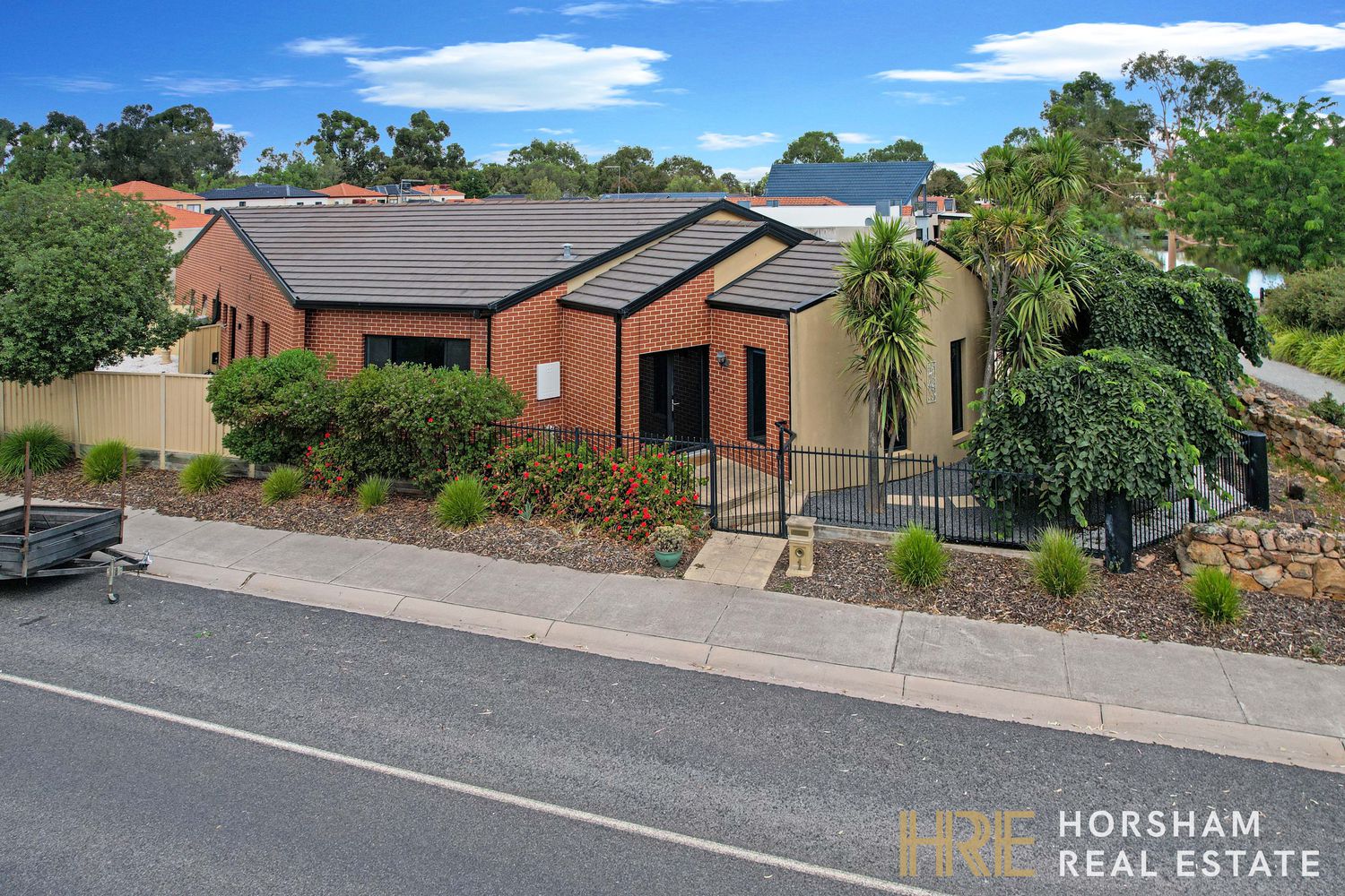 1 Rushbrook Close, Horsham