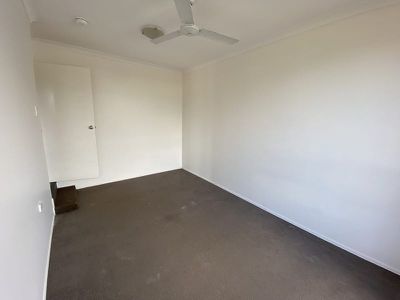 1 / 12 Bayrise Drive, Urangan