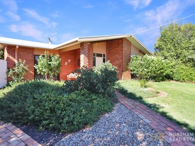 18 James Street, Horsham