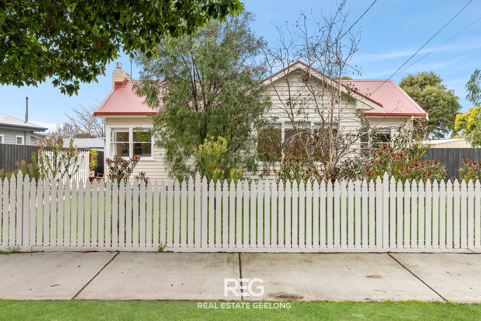 25 Fairview Street, Belmont