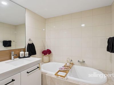 1602 / 19 The Circus, Burswood