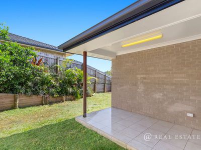 42 Lakeside Drive, Taroomball