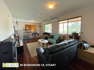 89 Beardmore Crescent, Dysart